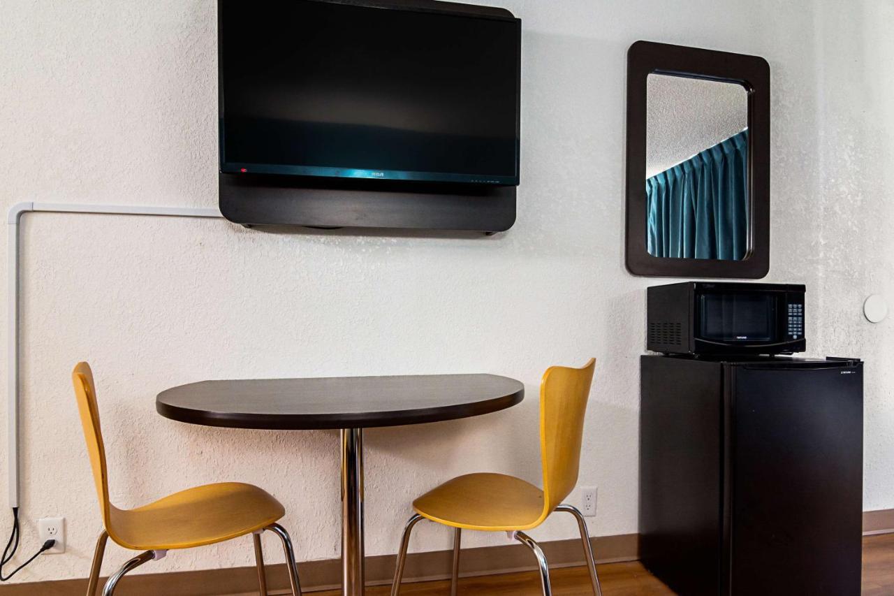 Econo Lodge 阿什伯勒 外观 照片